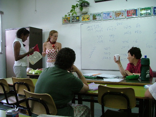 Kaufmannsladenspiel zum hebr&auml;ischlernen im Ulpan