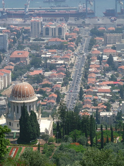 Wiedereinmal der Schrein der Bahai-Sekte (diemal von oben gesehen)