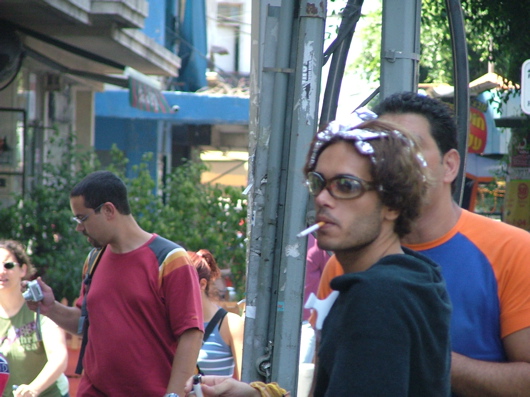 und auf manchen laufen Leute ausm Friseur raus