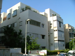 Here I live in the Hinterhaus