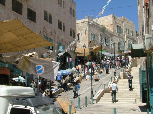 Stra&szlig;enleben einer Westbankstadt