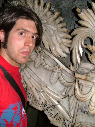 Brusthoher Durchgang in der Grabeskirche