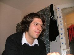 Henning h&ouml;rt Musik