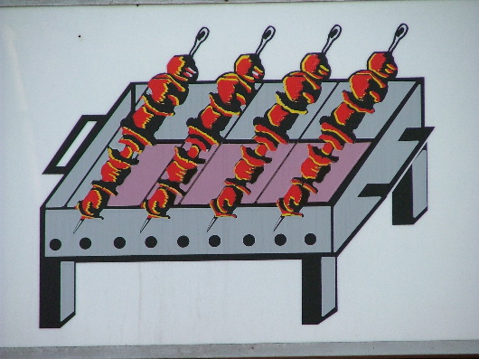 Kr&ouml;ckeltisch mit Fleisch (nicht hannoversch: Kickertisch mit Fleisch)