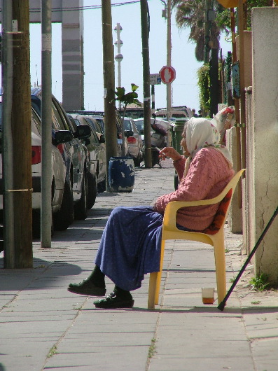 &Auml;ltere Dame im yemenitischen Viertel (TLV)