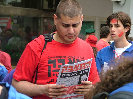 "Schon die neueste Ausgabe vom Maavak?"